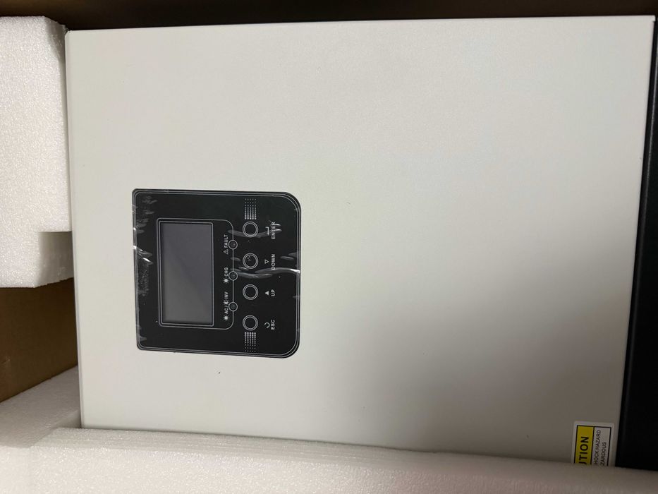 Сонячний інвертор 2.4кВт 24В HMS 3K-24V