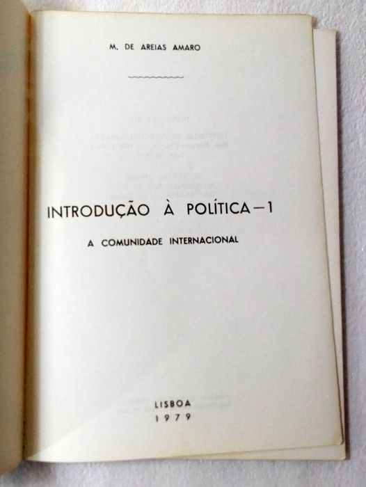 Livro Introdução á Politica -1 - 2º ano CC
