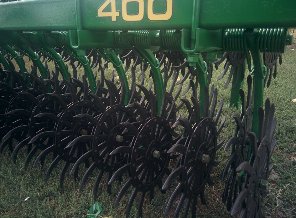 Борона-мотыга ротаційна John Deere 400 4,6/ 6/ 9/ 12 м.