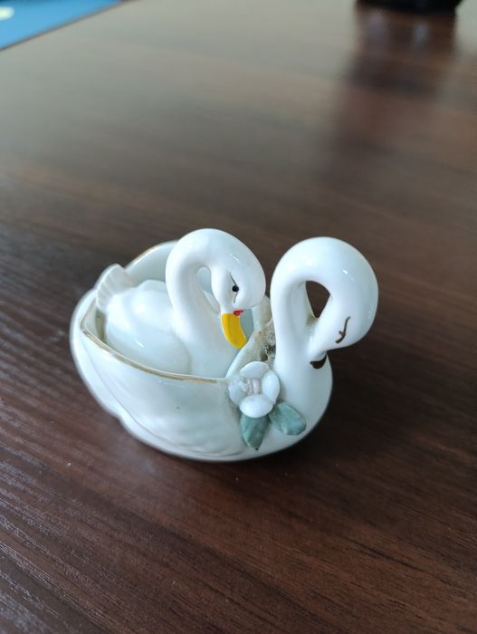 Фігурки лебіді, лебідь , порцеляна