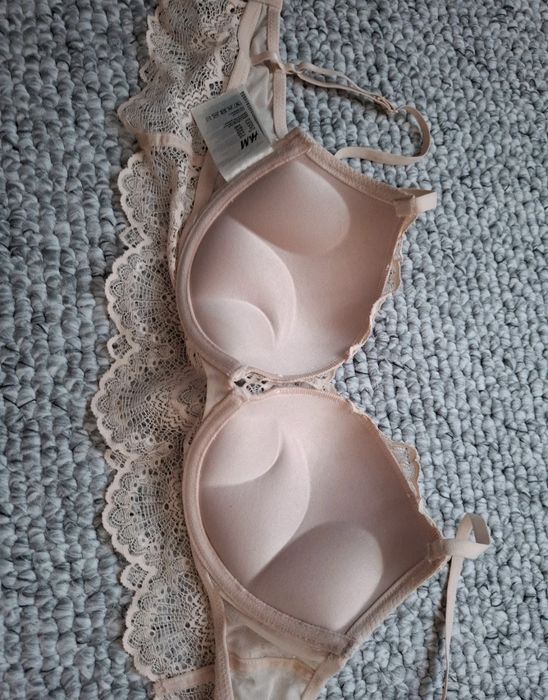 Piekny biustonosz stanik 75 B h&m koronka pudrowy róż