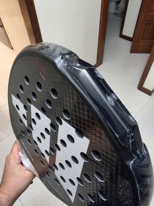 Raquete Adidas metalbone 3.3 de 2024