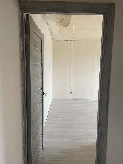 2 ком. квартира , Титова, Строителей, ремонт. 39000 $ vv