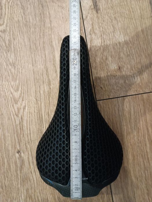 Sprzedam siodełko szosowe carbon