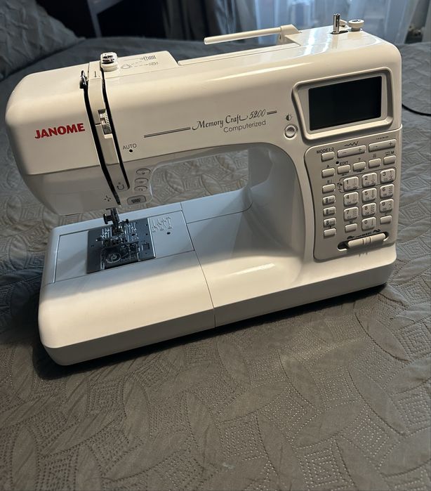 Швейна машинка Janome Memory Craft MC5200