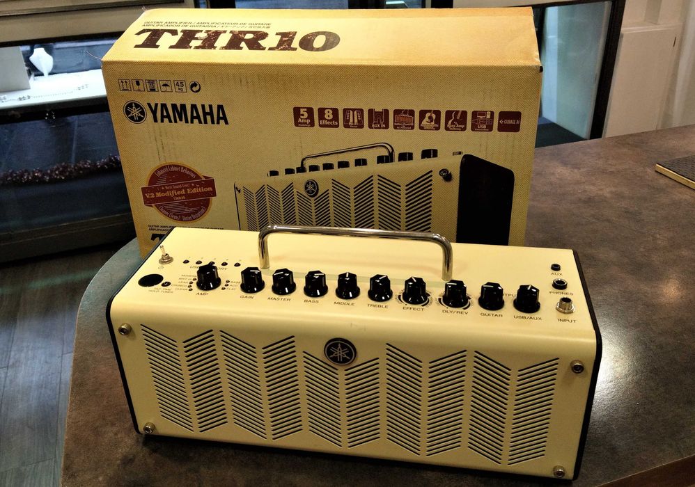 Amplificador de Guitarra (YAMAHA THR 10) e Embalagem como Novo / Usei com Gibson e Fender