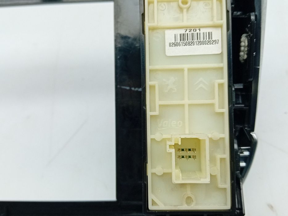 Moldura da consola central / rádio / aro PEUGEOT 208