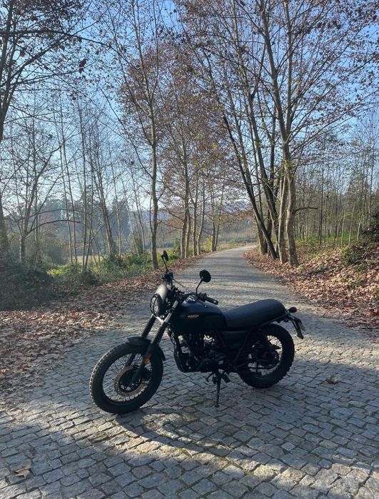 Brixton BX 125 - Preto mate com apenas 13000km