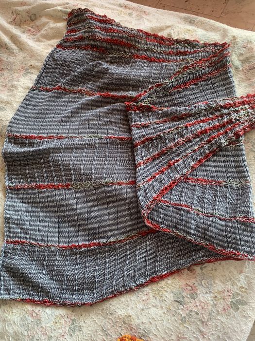 Chusta „Piknik”robiona na drutach