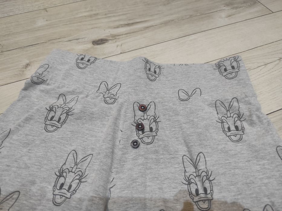 Krótkie spodenki Disney Kaczka Daisy