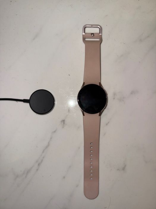 Смарт-годинник Samsung Galaxy Watch 4 40mm 1.2" Super AMOLED 16 ГБ