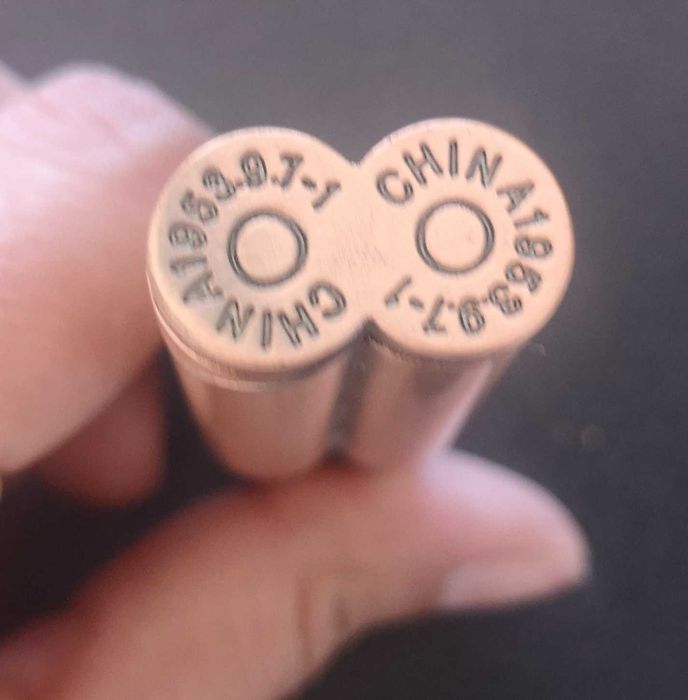 Isqueiro a gás com formato de munição