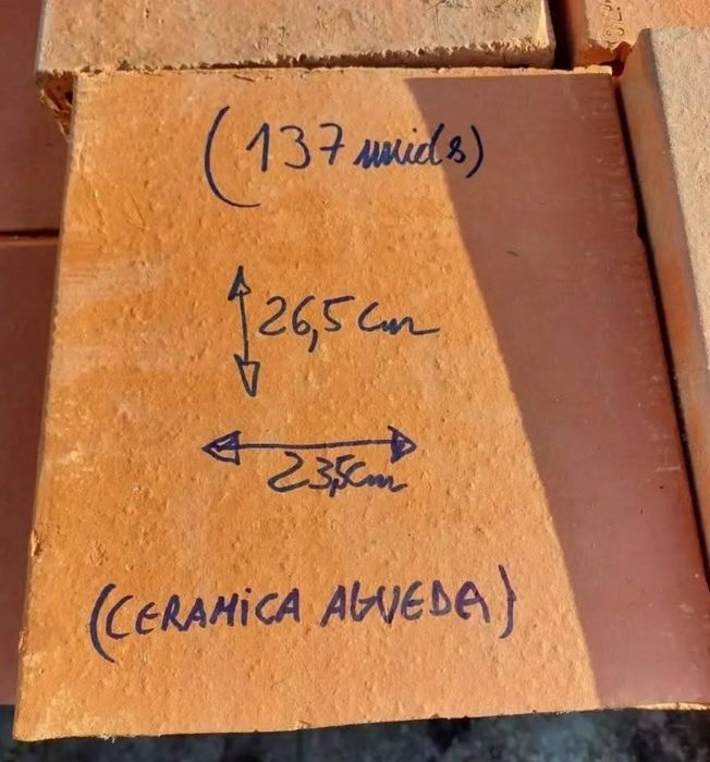 Garrafeira Cerâmica Agueda (Como Novo)