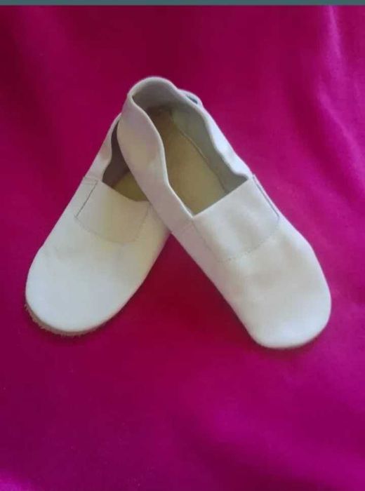 Чешки шкіряні ,23 см