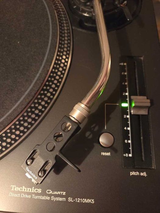 Technics SL-1210 MK5