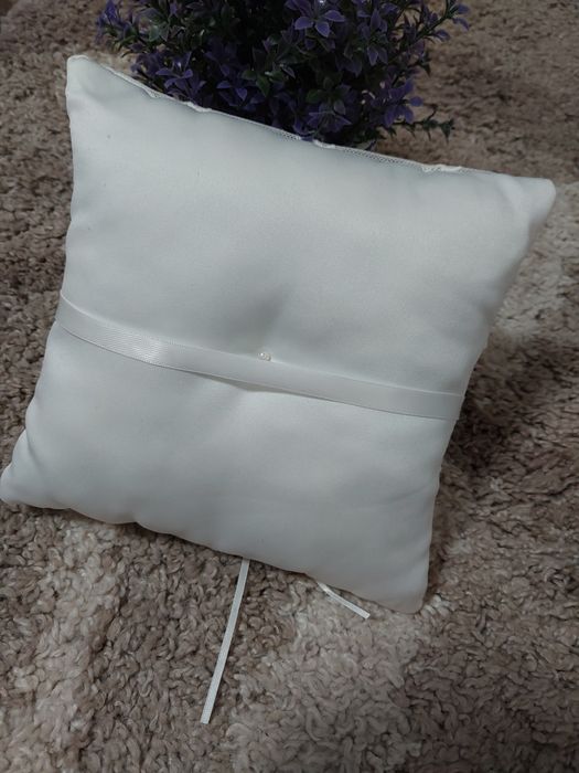 Весільні аксесуари.Подушка для обручок