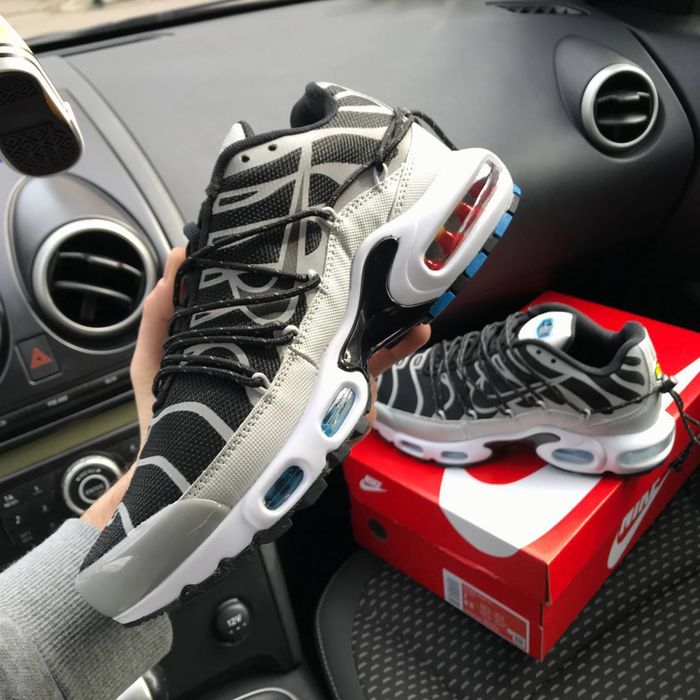 Чоловічі кросівки найк тн чорні Nike air max Tn Plus black silver