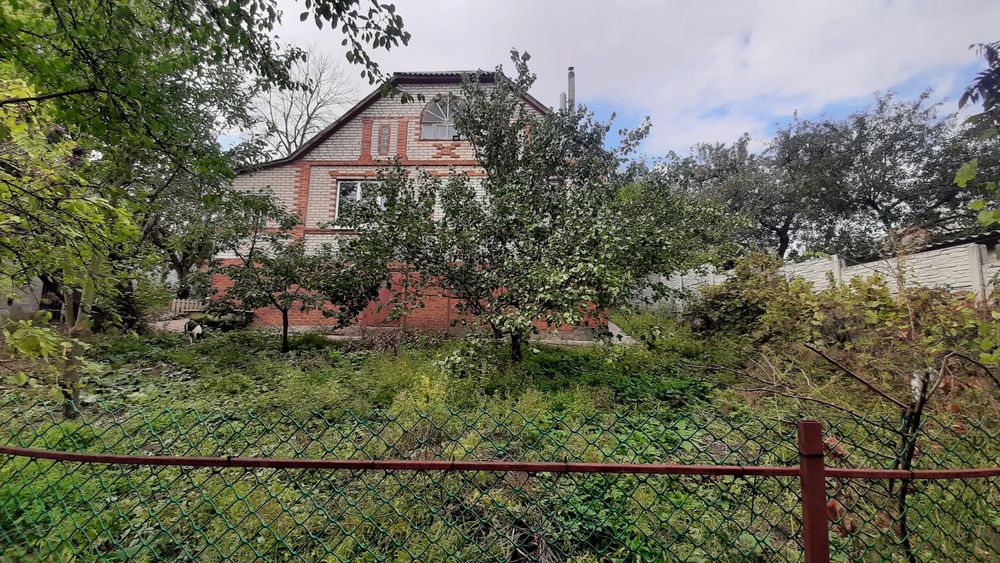 Продам капітальний будинок в Мерефі