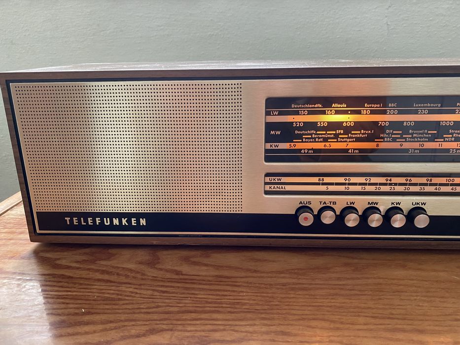 Радіоприймач Telefunken Gavotte 1691 S