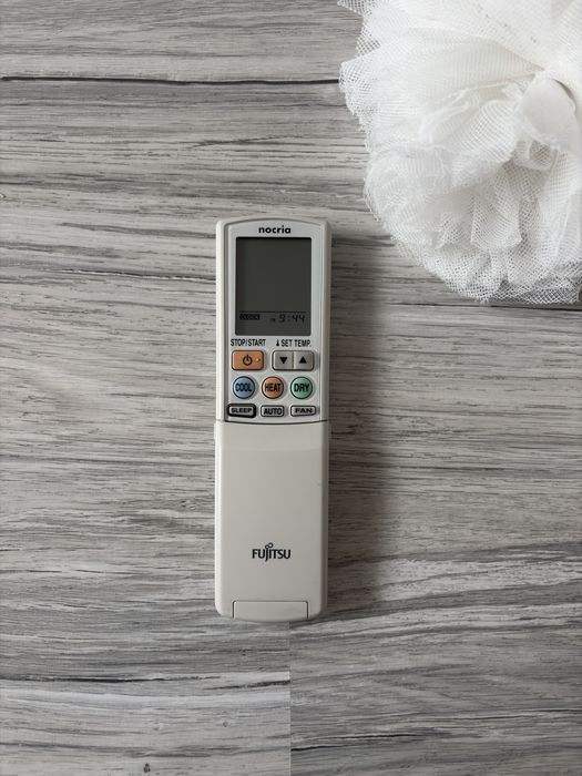 pilot do zdalnego sterowania klimatyzacją Fujitsu AR-PZ2 Nocria / sterowanie klimą / elektronika