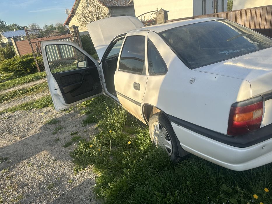 Продам свій автомобіль стоїть без діла