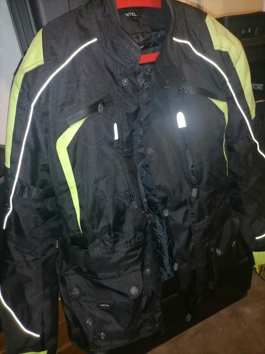 Jacket with protections and lining in good condition, size 2xL
Pants with protections