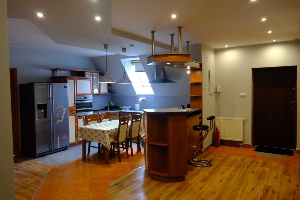 Noclegi, pokoje do wynajęcia.