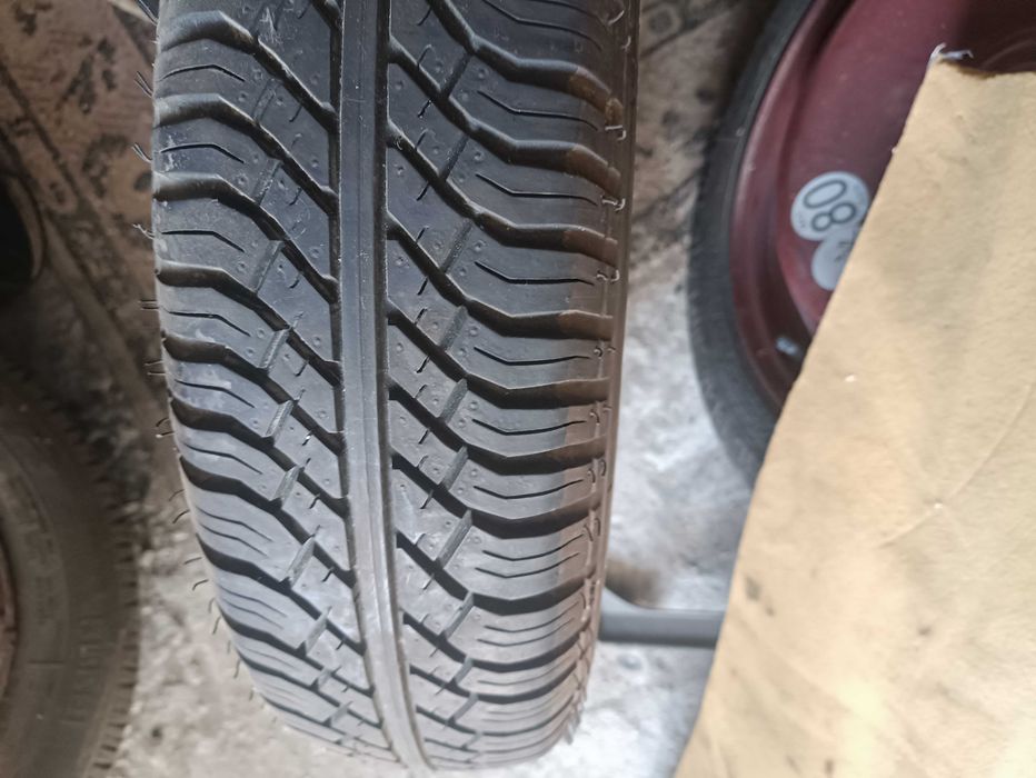 4 ładne KOŁA oryginalne do FIATA UNO 13CALI I NOWY ZAPAS.