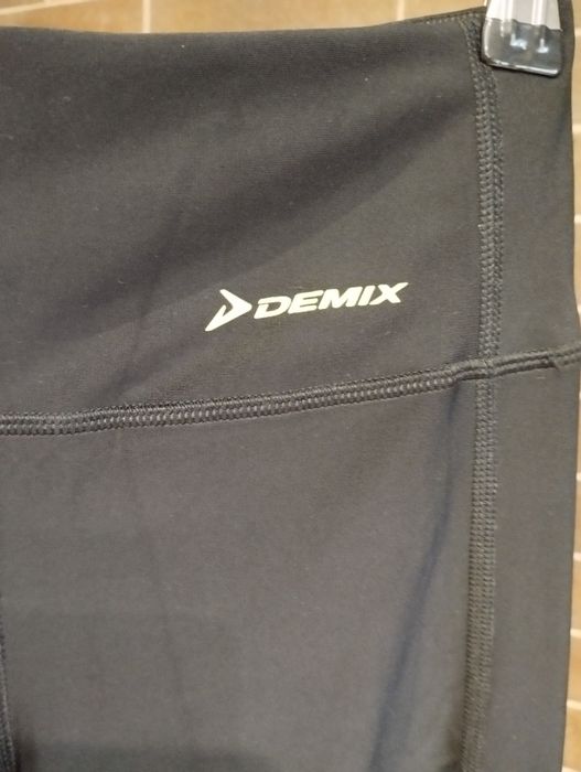 Продам спортивний жіночий одяг