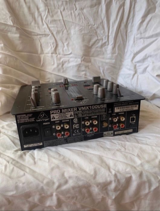 Behringer VMX100USB - DJ Mixer/Audio Interface