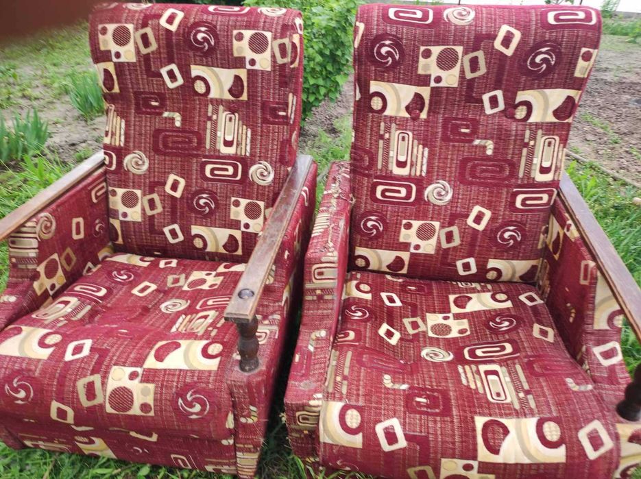Продам диван і 2 крісла