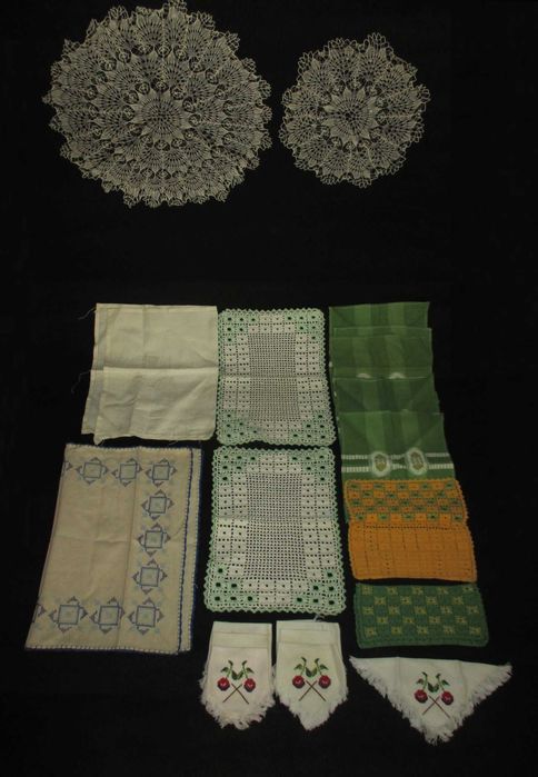 Conjunto de Naperons Rendas Toalhas e Acessórios