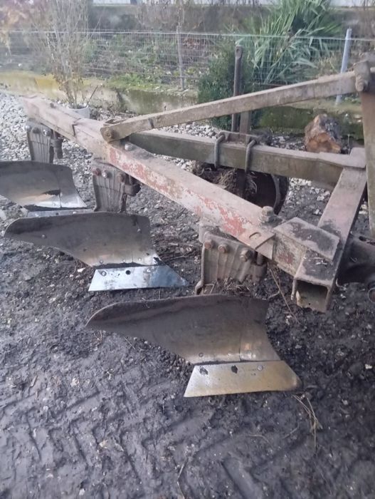 Продам плуг  до мтз-82