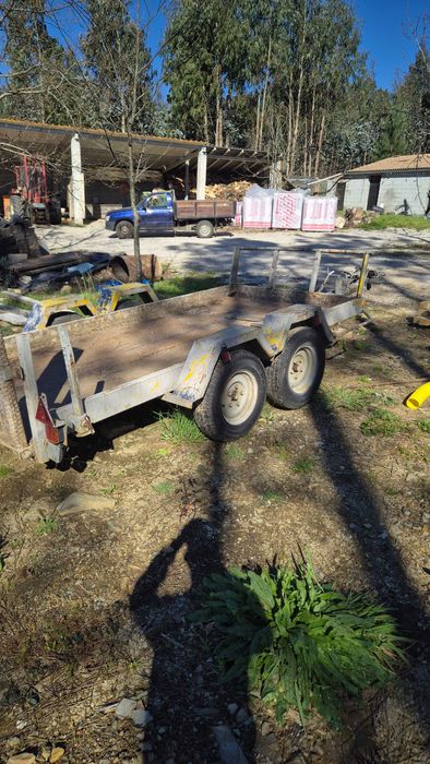 Reboque porta máquinas