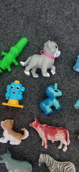 Figurki zwierzęta zabawki kinder