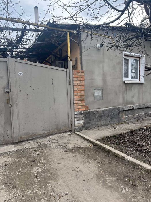 Продам частину будинку в районі Шкільного
