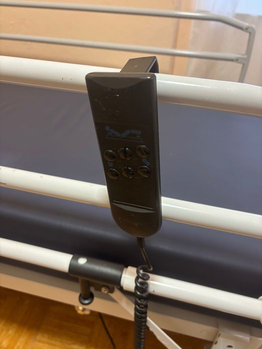 Cama articulada em bom estado