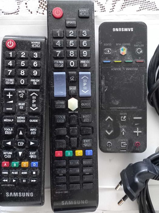 piloty i kable zasilające do TV Samsung