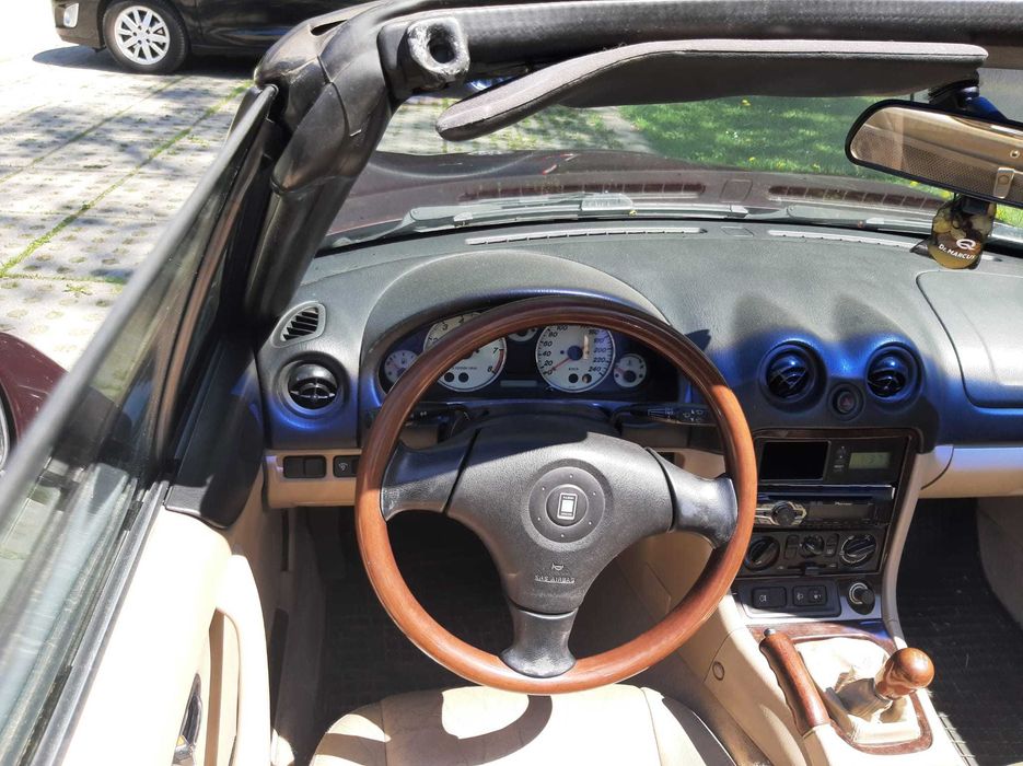 Mazda "Miata" MX5 2000 r. Nardi Torino