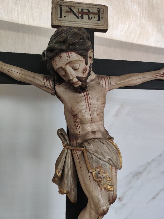 Cristo na cruz , base inferno