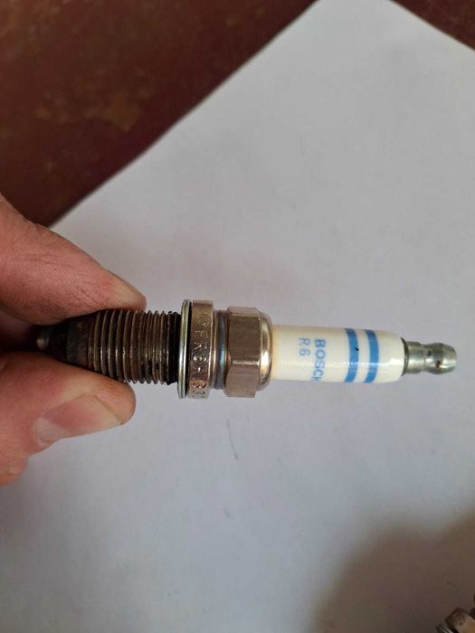 Свічка запалювання Bosch R6 Iridium FR6HI332