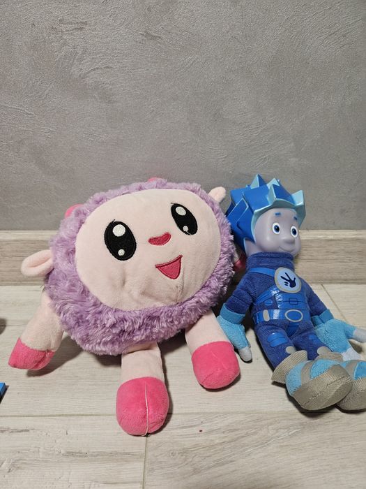 Іграшки малишарікі фіксікі