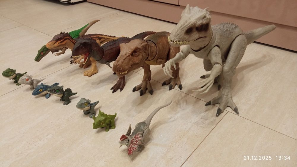 Продам динозаврів