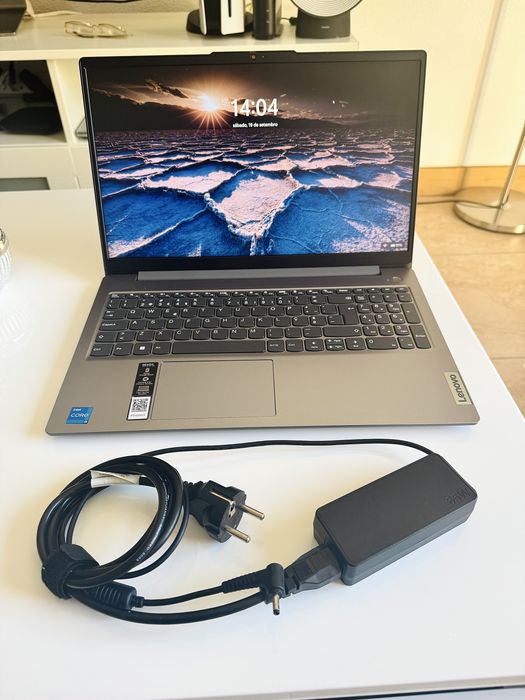 Oportunidade Vendo Portatil Lenovo intel Core i5, 12ª Ger, SSD 512GB, 16GB RAM