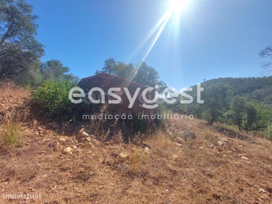 Monte em Ruina em local paradisíaco no Concelho de Odemira