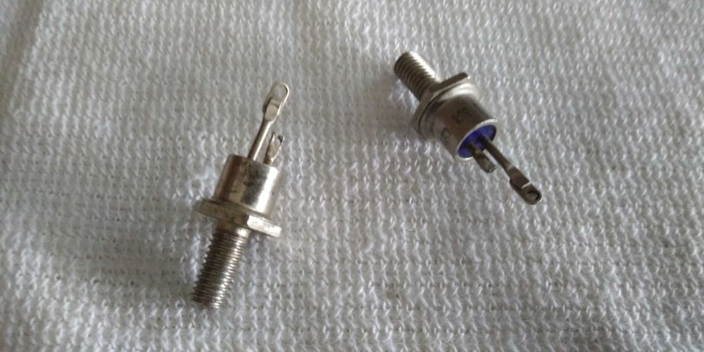 części elektroniczne tyrystory