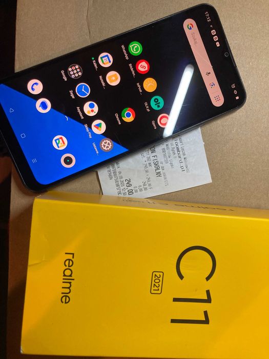 Realme  c11 2 GB/pęknięty ekran czarna plamką.