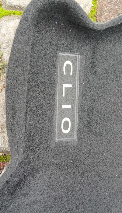 Mata bagażnika materiałowo gumowa Clio V