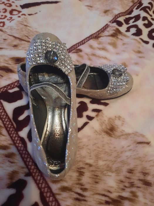 Дитячі туфлі на дівчинку!