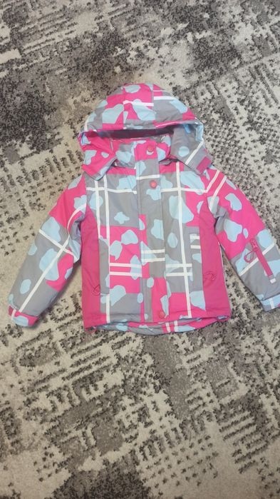 Зимова куртка як новенька